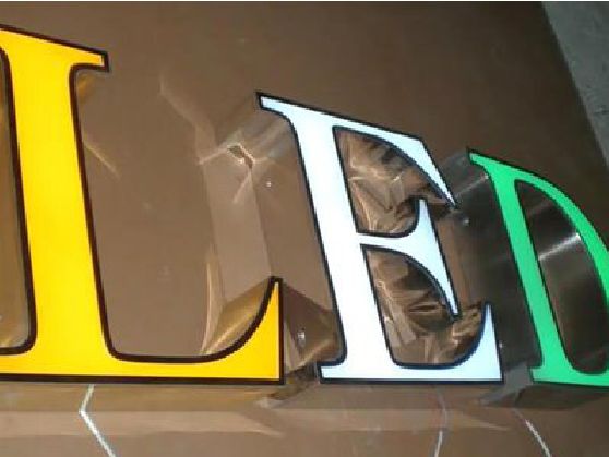 宁乡介绍LED招牌的基础知识。